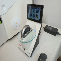 Thermo Scientific NanoDrop One image 1